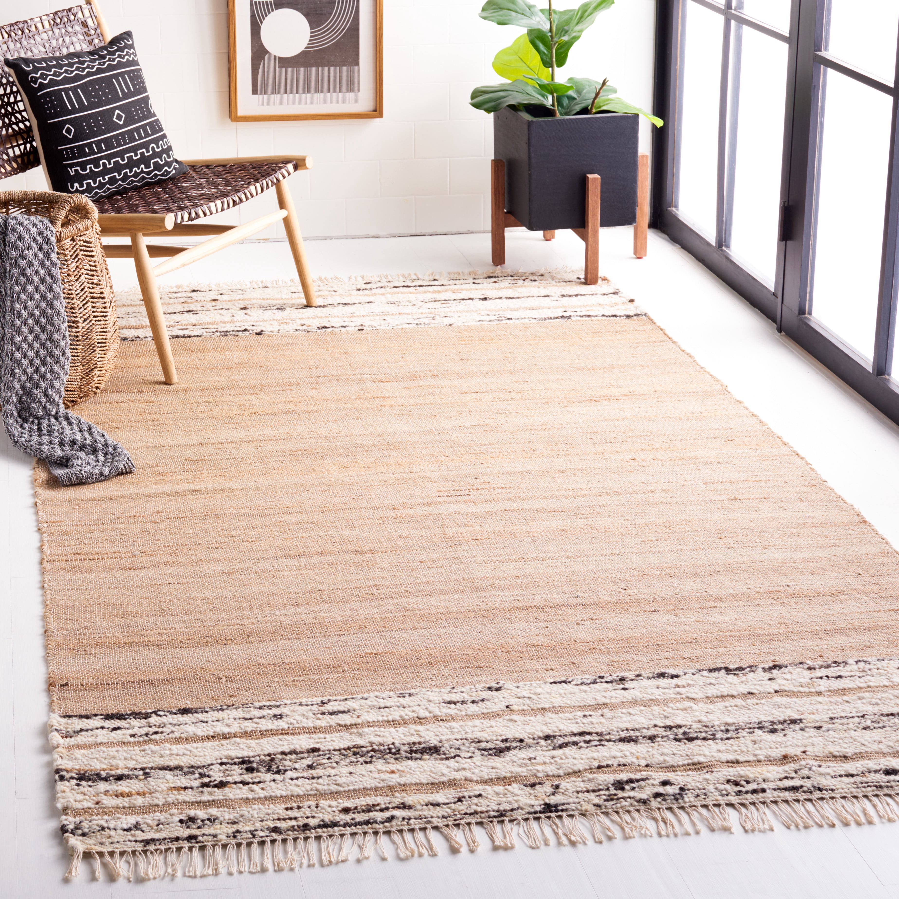 SAFAVIEH Natura Cathleen Solid Area Rug, Natural/Black, 5' x 8'