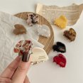 thumbnail image 4 of Pinza de pelo con forma de corazón para mujer y niño, accesorio para el cabello de 3,5 cm, estilo francés, Retro, cangrejo de acetato, colorido, 4 of 5