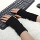 thumbnail image 5 of Guantes sin dedos para mujer INSPIRE CHIC con agujero para el pulgar, ropa de otoño, calentadores de muñeca, 1 par, negro, talla única, 5 of 6