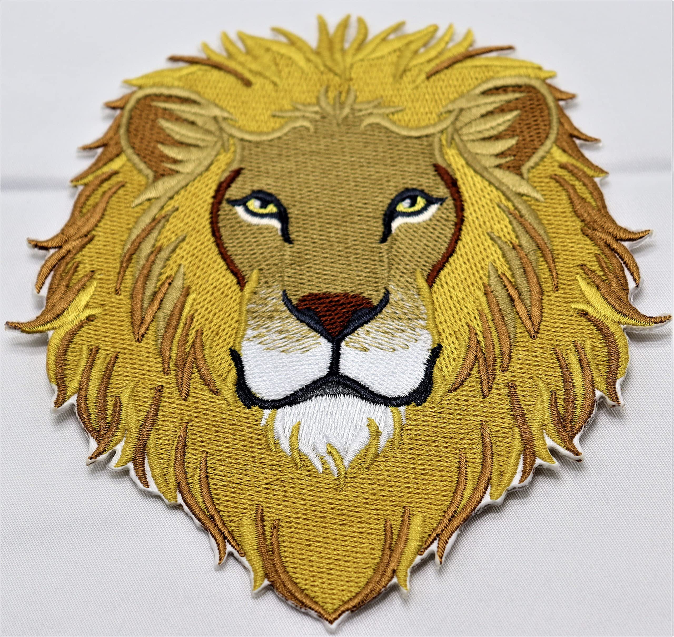 Animal Kingdom [Mighty Lion Face] Embroidered Iron on/Sew patch [5.32" X 5.58"]