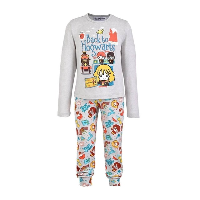 pijama harry potter talla 8 combinada gris: conjunto infantil gris con playera de manga larga y pantalón estampado; playera con texto "Back to Hogwarts" y dibujos caricatura de personajes y símbolos, cuello redondo y corte recto; pantalón claro con patrón repetido de rostros, varitas y estrellas, puños en tobillo. Adecuado para dormir y para pijamadas por su ajuste relajado.