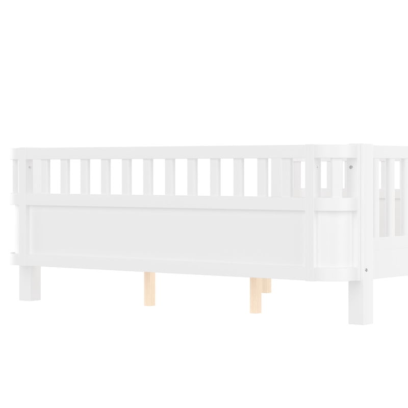 Bellemave Queen Size Montessori Bed with Fence, Wooden Low Platform Bed Frame with Detachable Side Bed Rails and Rounded Corner Design, Multiple Usage Methods Bed, No Box Spring Needed（White）