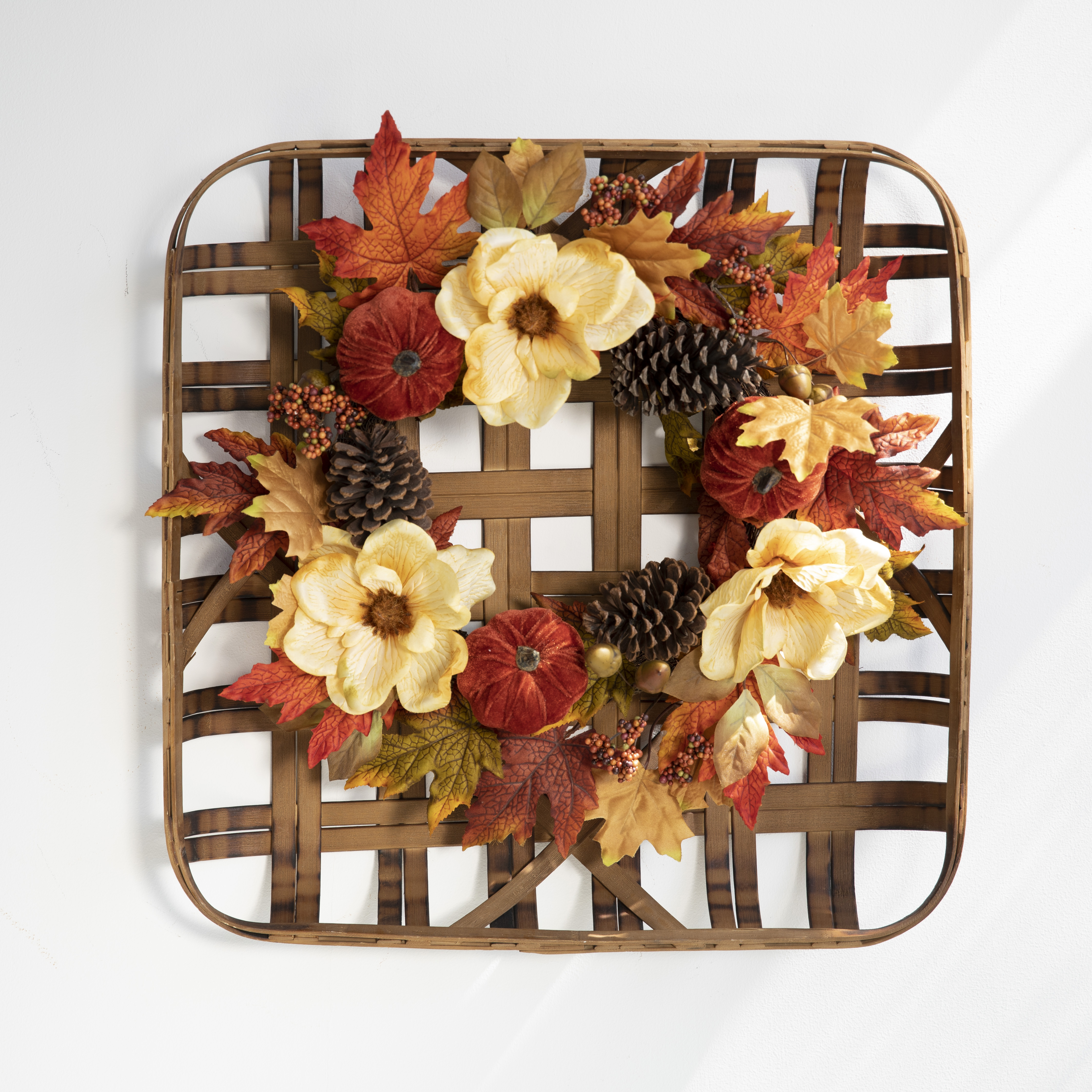 Glitzhome Bamboo Tobacco Basket with Blooming Magnolia Wreath Walmart
