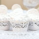 Weddingstar 9252-77 Classique Damas en Papier Filigrane Cupcake Wrappers - Silver Grey Scintillant – image 2 sur 4
