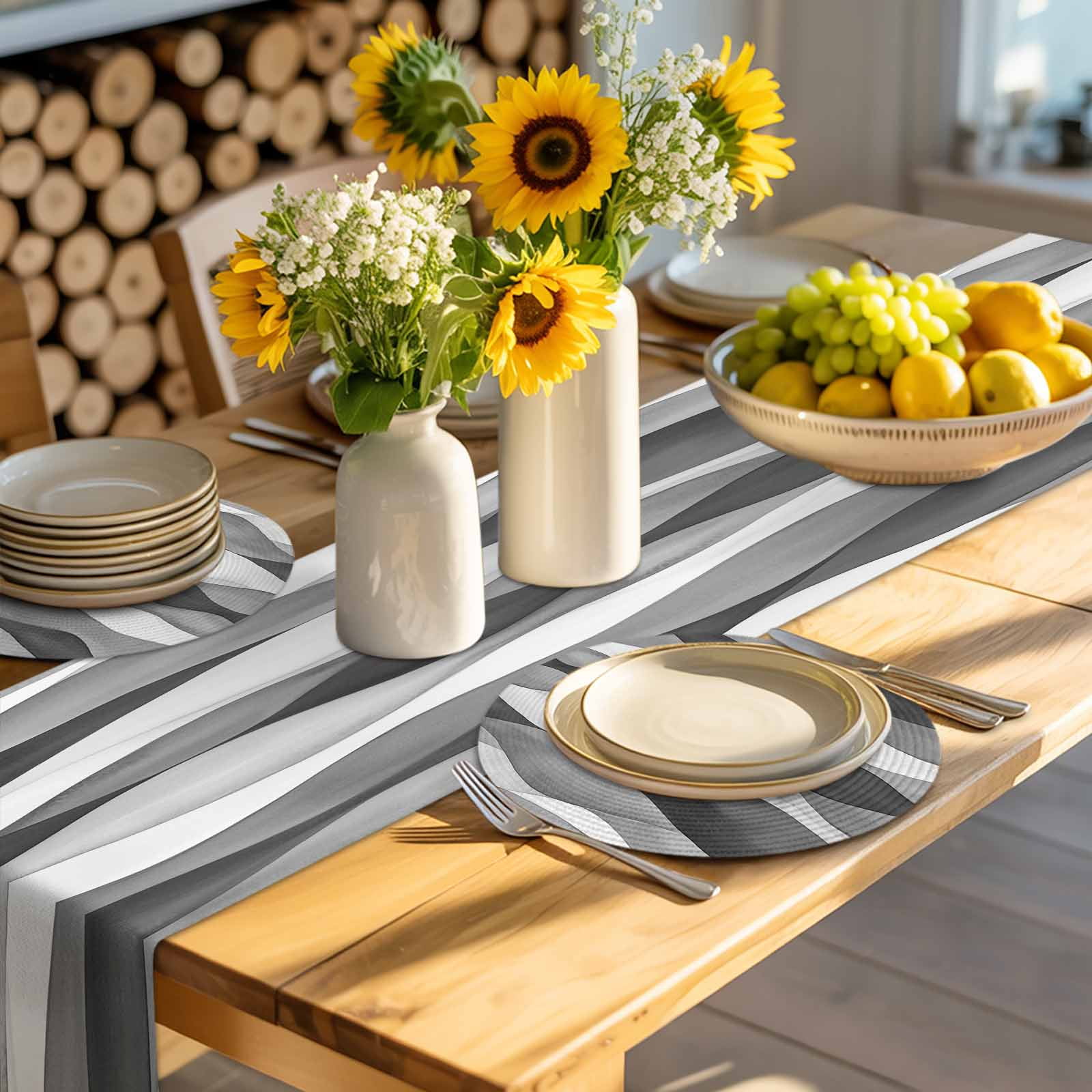 Abstract Wave Pattern Texture Round Table Placemats set of 4, Black Gray White Washable Woven Place Mats for Dining Tables Kitchen Party Decor,Heat Proof, 13in,
