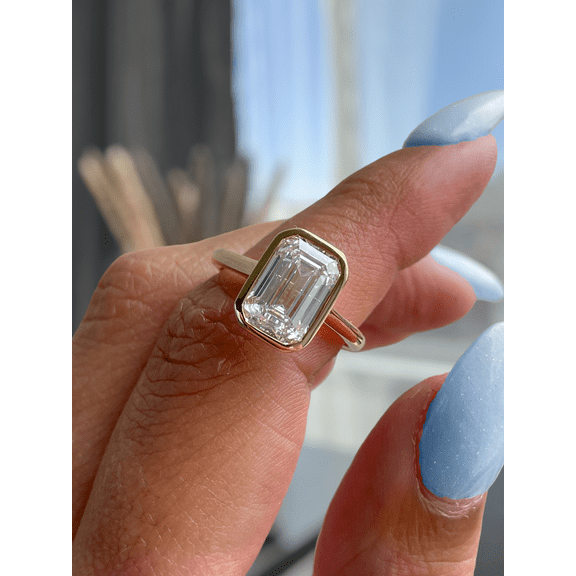 ESTE ORIGIN 2Ct Emerald Cut Moissanite Bezel Set Ring in 10K White Gold Emerald Engagement Ring for Women US 4.