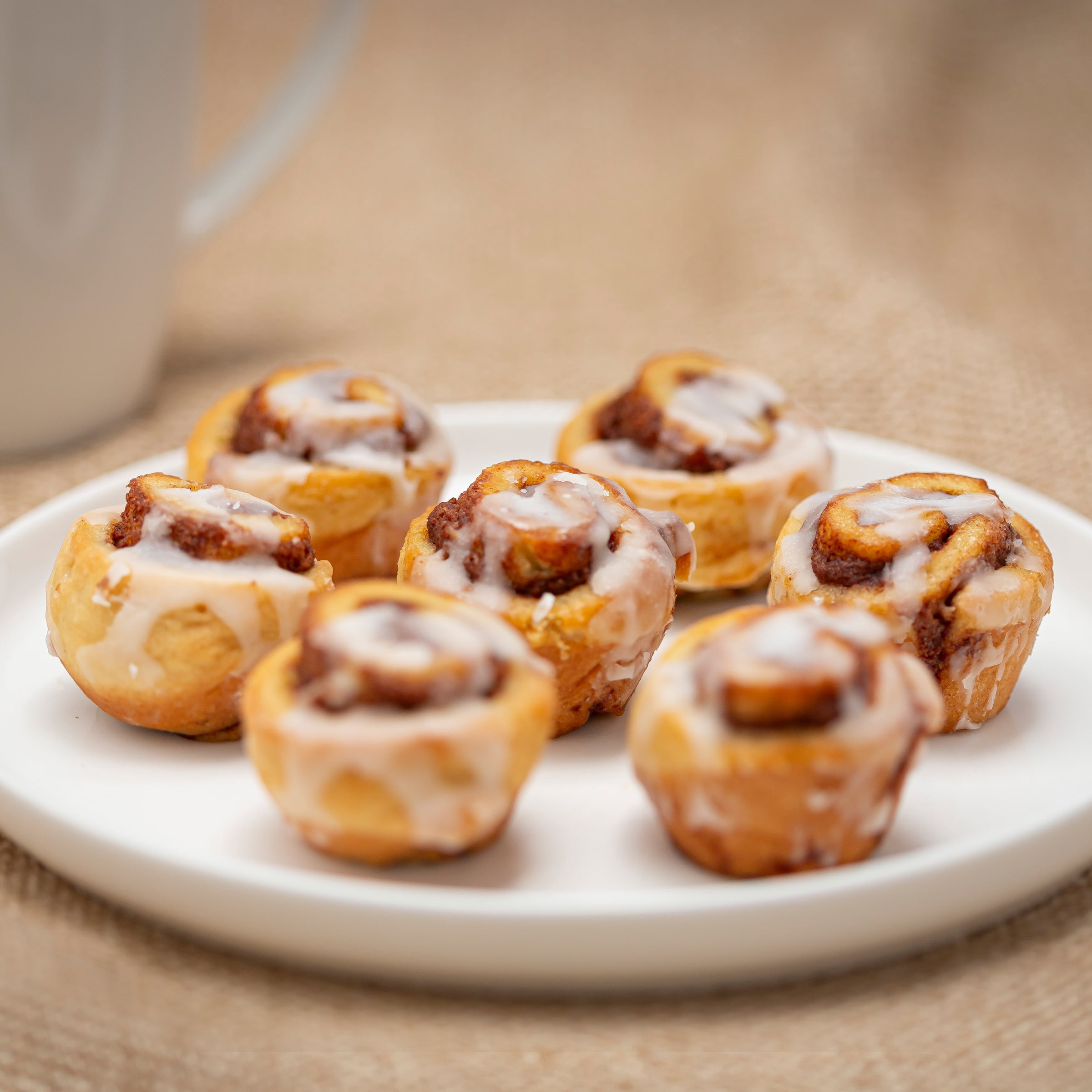 two-bite Mini Drizzled Cinnamon Rolls, 14.6 oz, 12 Count (Bakery Fresh, Pastry Goods)