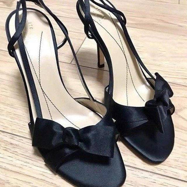 Tamaño 34-42 Nuevas señoras de la moda Punta estrecha Sexy Tacones altos Sandalias con lazo Después de la fiesta Correa Stiletto Ladies High Heel Sandals41 Gao Jinjia LED
