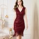 thumbnail image 3 of Vestido de mujer de moda rojo vino sin mangas con escote en V profundo, falda sexy con lentejuelas y borlas con dobladillo irregular, 3 of 6