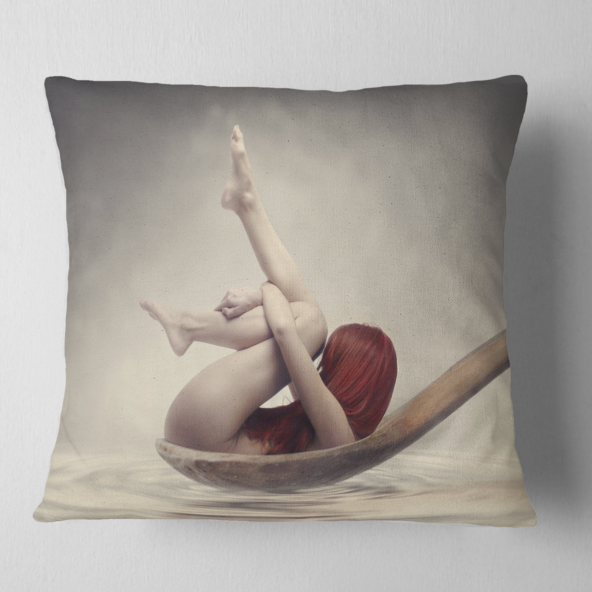 Designart Beauty Bath - Contemporary Throw Pillow - 18x18