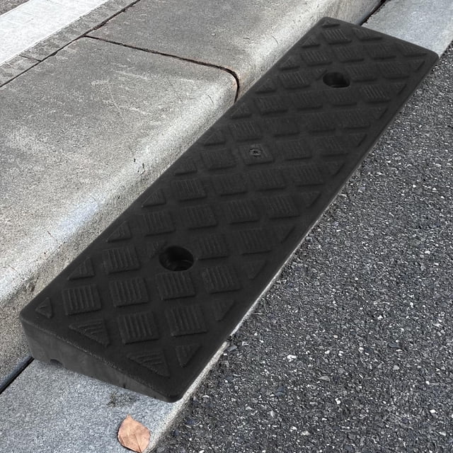 HOOWIFFY Versatile Plastic Car Ramp for Road Use with Sturdy Nonslip Surface and Easy Portability