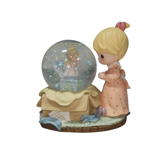 Precious Moments Figurine 465364, Girl with Gift Mini Waterball - With Box