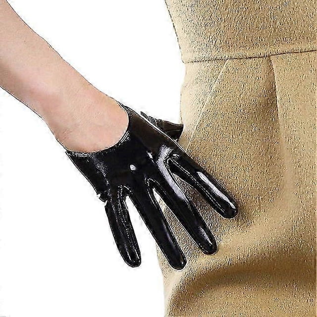 black super long leather gloves for women faux patent pu sexy opera glossy pair finger gloves cosplay matching Guantes negros largos de charol sintético, vista 3/4 centrada de una mano con dedos extendidos; acabado brillante de PU, cierre tipo pull-on sin forro y costura visible en la muñeca; para talla M (palma ≤19 cm, antebrazo ≤24 cm, brazo superior ≤28 cm). Adecuados para ópera, cosplay o eventos formales; también suelen usarse para sesiones fotográficas y accesorios de atuendo.