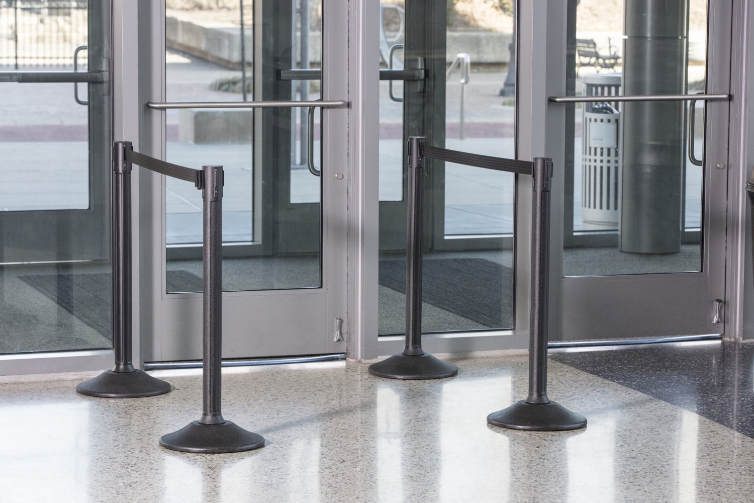 US Weight Sentinel Stanchion with 6.5 Foot Retractable Belt – Easy Connect Assembly Requires No Tools (2-Pack)