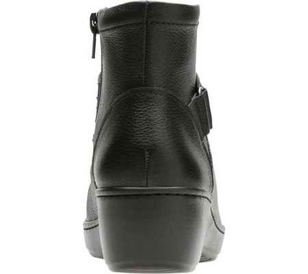 clarks women's delana fairlee ankle bootie