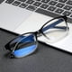 thumbnail image 3 of Montura de gafas de espejo planas anti-luz azul para hombres y mujeres que juegan con el teléfono móvil y la computadora, protección para los ojos sin graduación, 3 of 5