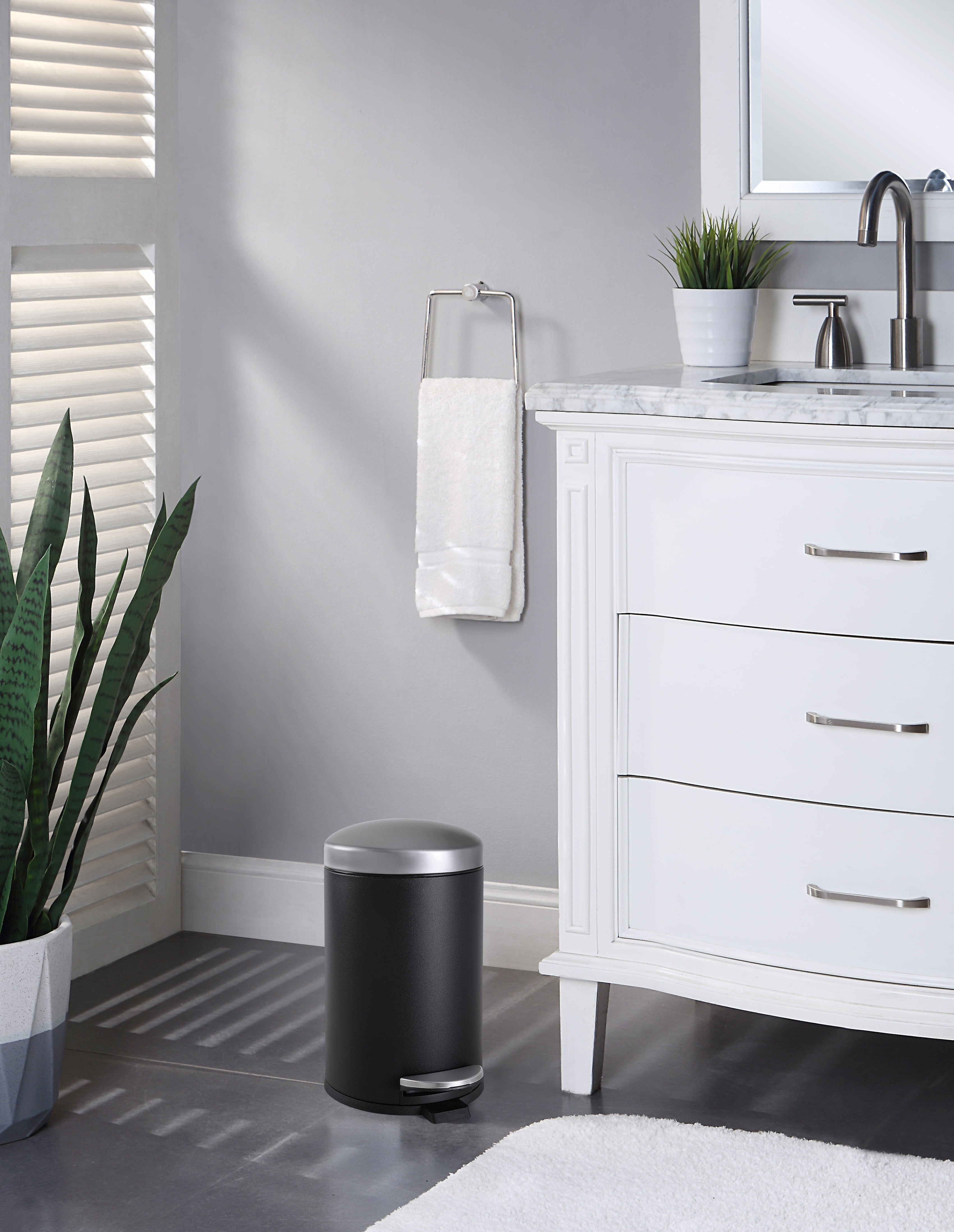 SunnyPoint 4.5 Liter / 1.2 Gallon Round Trash Can with Plastic Inner Bucket; Bathroom, Office, Kitchen and Bedroom Step On and Slow Close (BLK+SN)