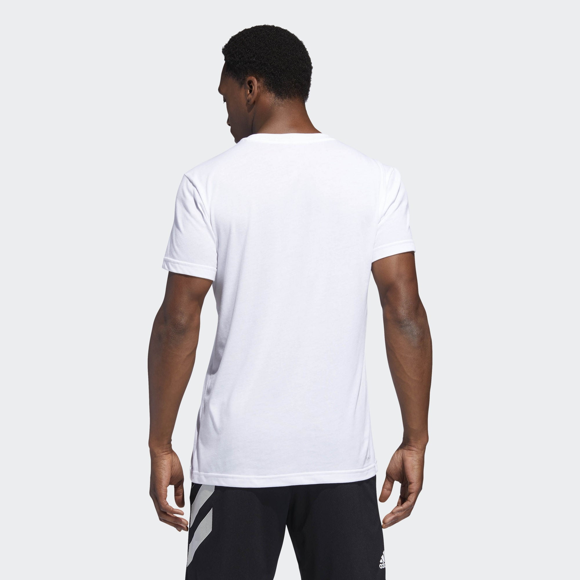 adidas Mens White Fill Logo Graphic Tee Crew Neck Short Sleeve T-Shirt X-Large