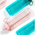 thumbnail image 5 of Pogo Botella de agua reutilizable de plástico de 32 oz, paquete de 2 con tapa y asa de transporte, sin BPA, apta para deportes y viajes, apta para lavavajillas, Aquaviva/satén rosa, 5 of 5