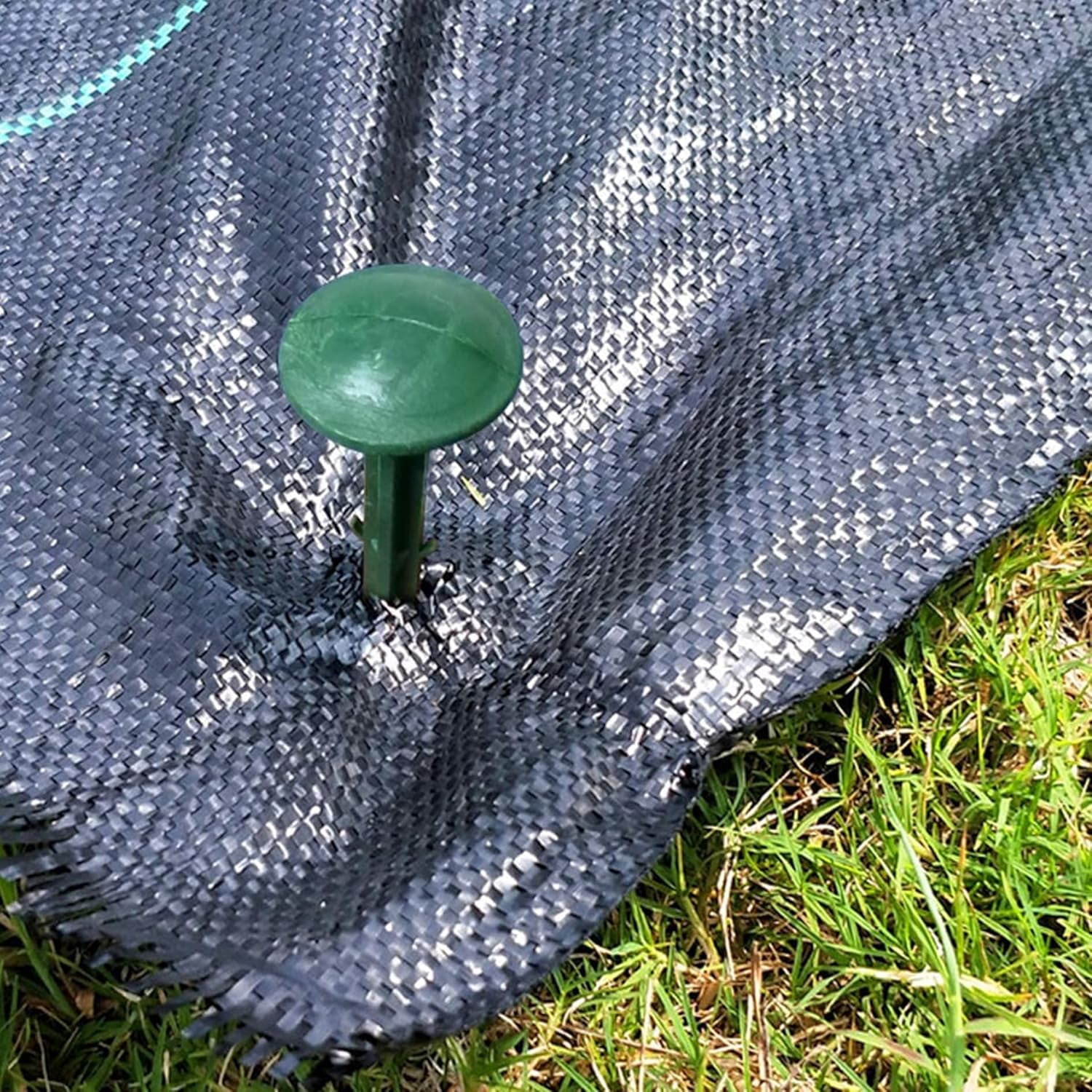 ABPETE plastic stakes,6 Inch Plastic Garden Lawn Stakes, Landscape Anchors Rustproof Spikes for Ground Lawn Edging, Weed Fabric, Tarp, Christmas Yard Decor, Camping Tent (100 pack)
