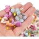 thumbnail image 3 of 200 Piezas de Mini Cabezas de Flores Falsas, Flor de Seda Multicolor Falsa, Tela Artificial Peonía Margarita Rosa Ciruela para Decoración de Boda, Artesanía Colorida para Fiesta, 3 of 4