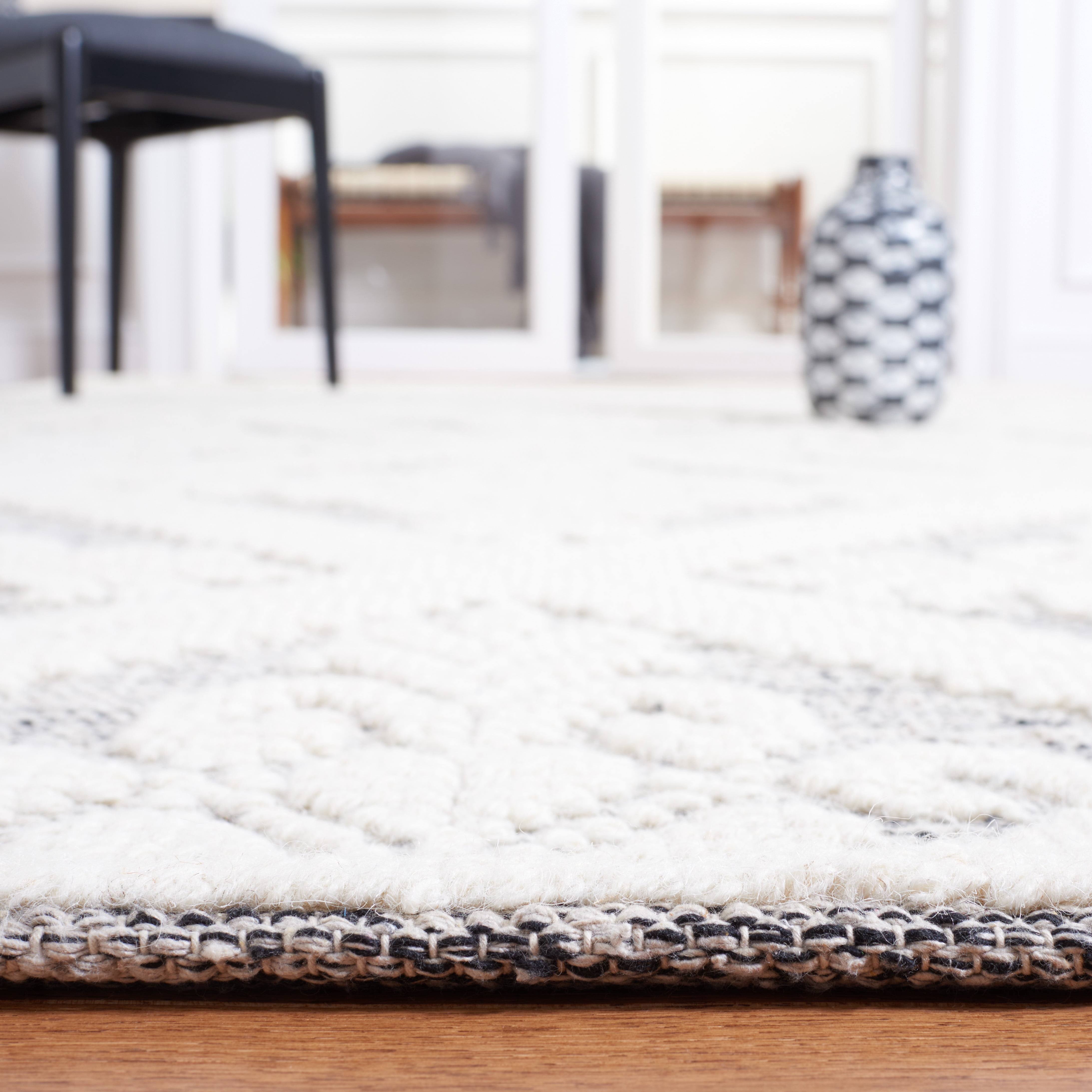SAFAVIEH Vermont Trinity Floral Geometric Wool Area Rug, 6' x 9', Ivory/Grey