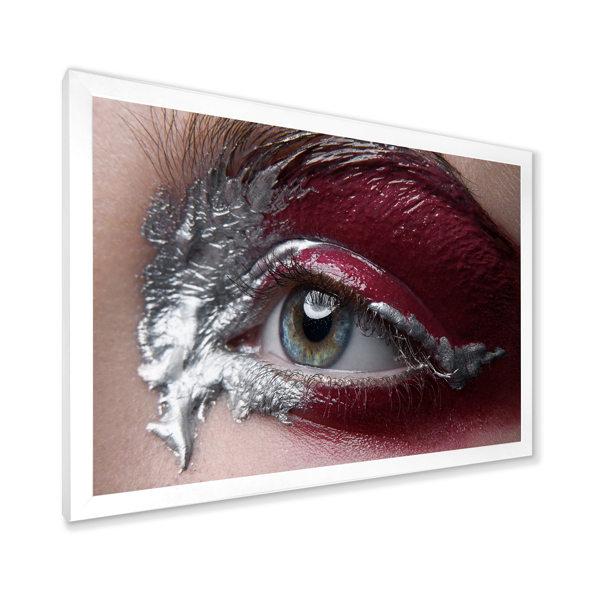 Designart 'Close Up of A Woman Eye With Red Makeup On' Modern Framed Art Print