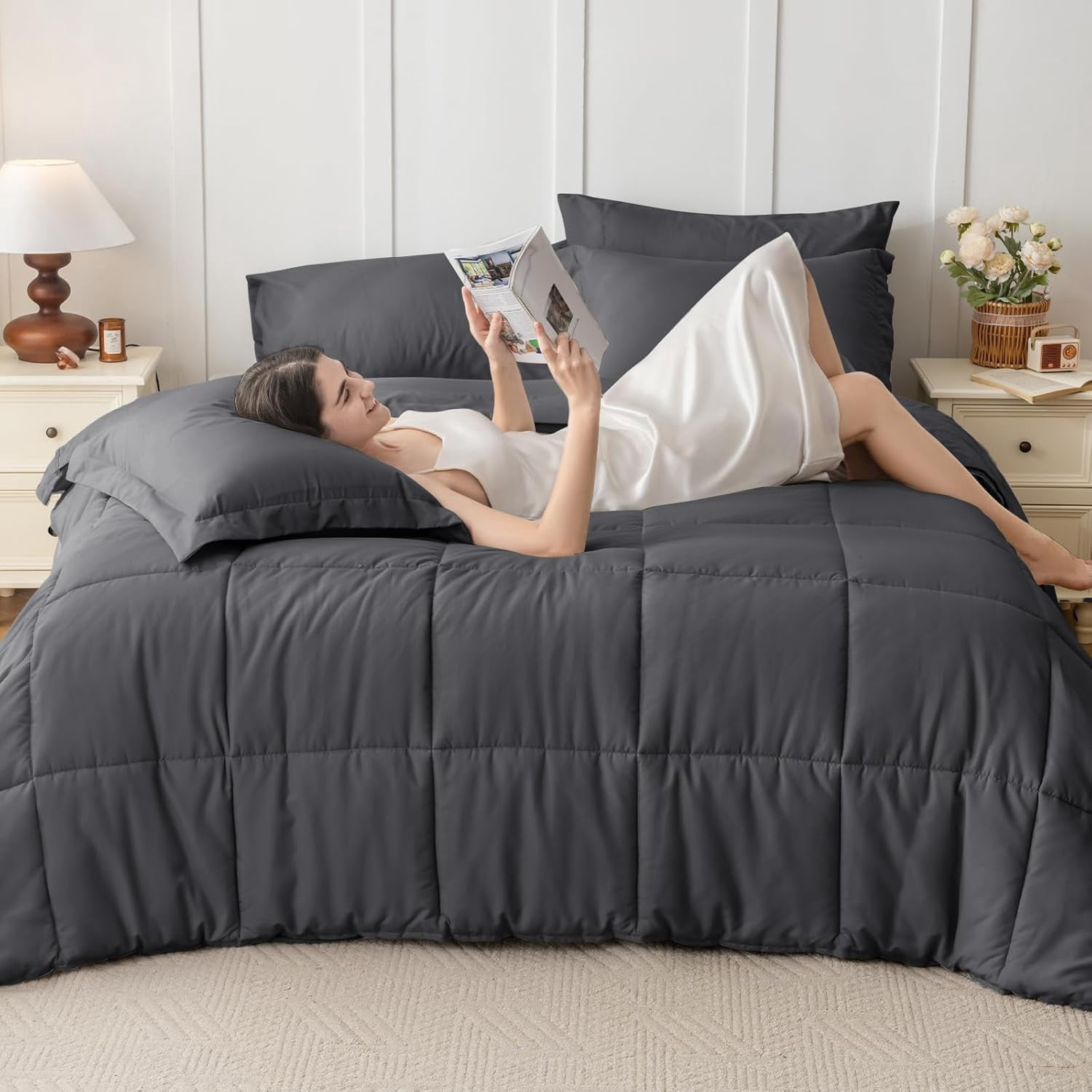 Cooling Comforter Twin Size, Down Alternative Duvet Insert with Corner Tabs, All Season Soft Quilted Bed Comforter, Lightweight Bedding for Women & Men, Grey