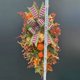 thumbnail image 4 of Corona floral para puertas festivas, con un aspecto natural perfecto para celebraciones y reuniones estacionales., 4 of 6