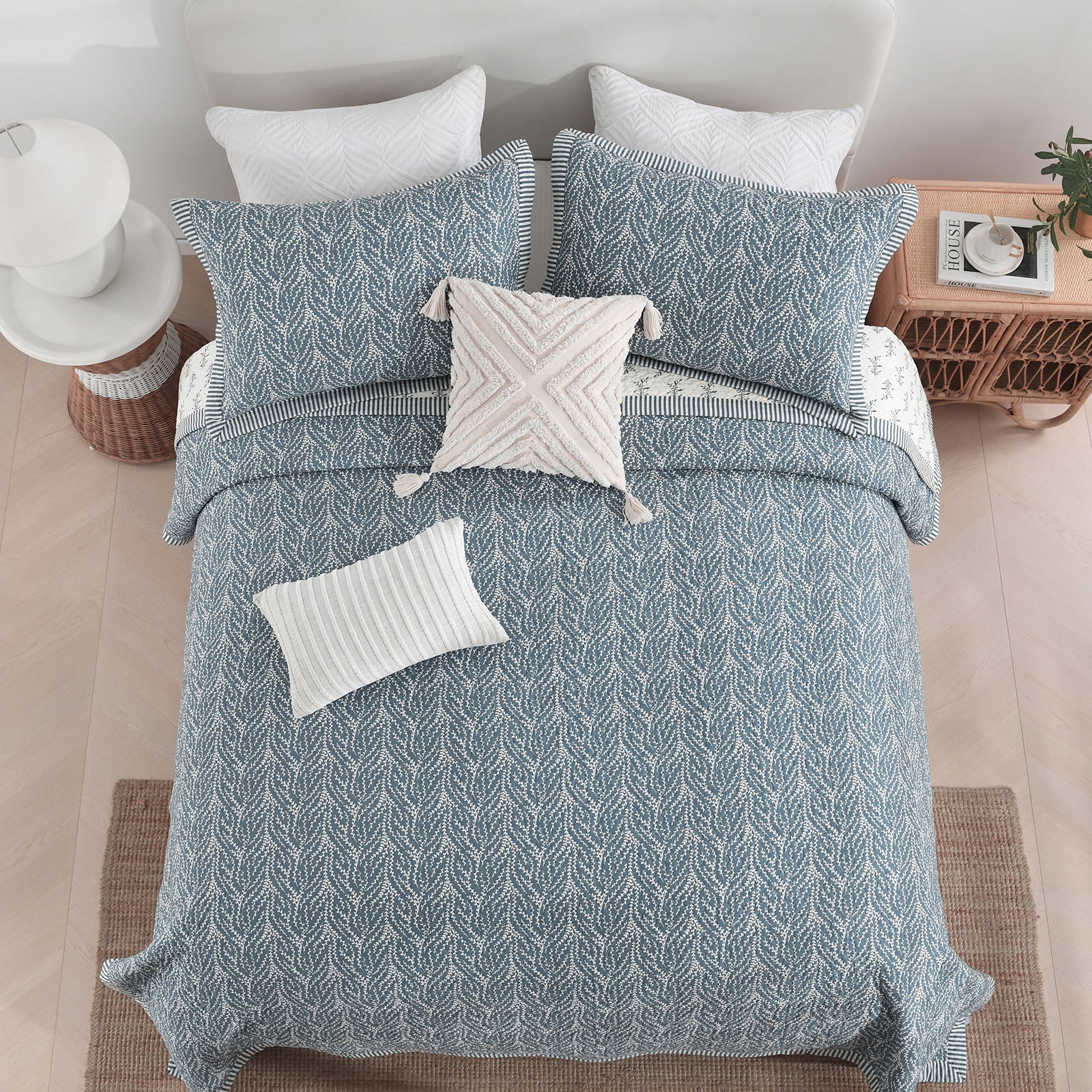 PANGUSHAN 100% Cotton King Quilt Set, Farmhouse King Size Quilt Bedding Set Bedspreads, Reversible Botanical Patterns Quilted Lightweight Comforter, Grayish-Blue/White Bed Spread for King Bed