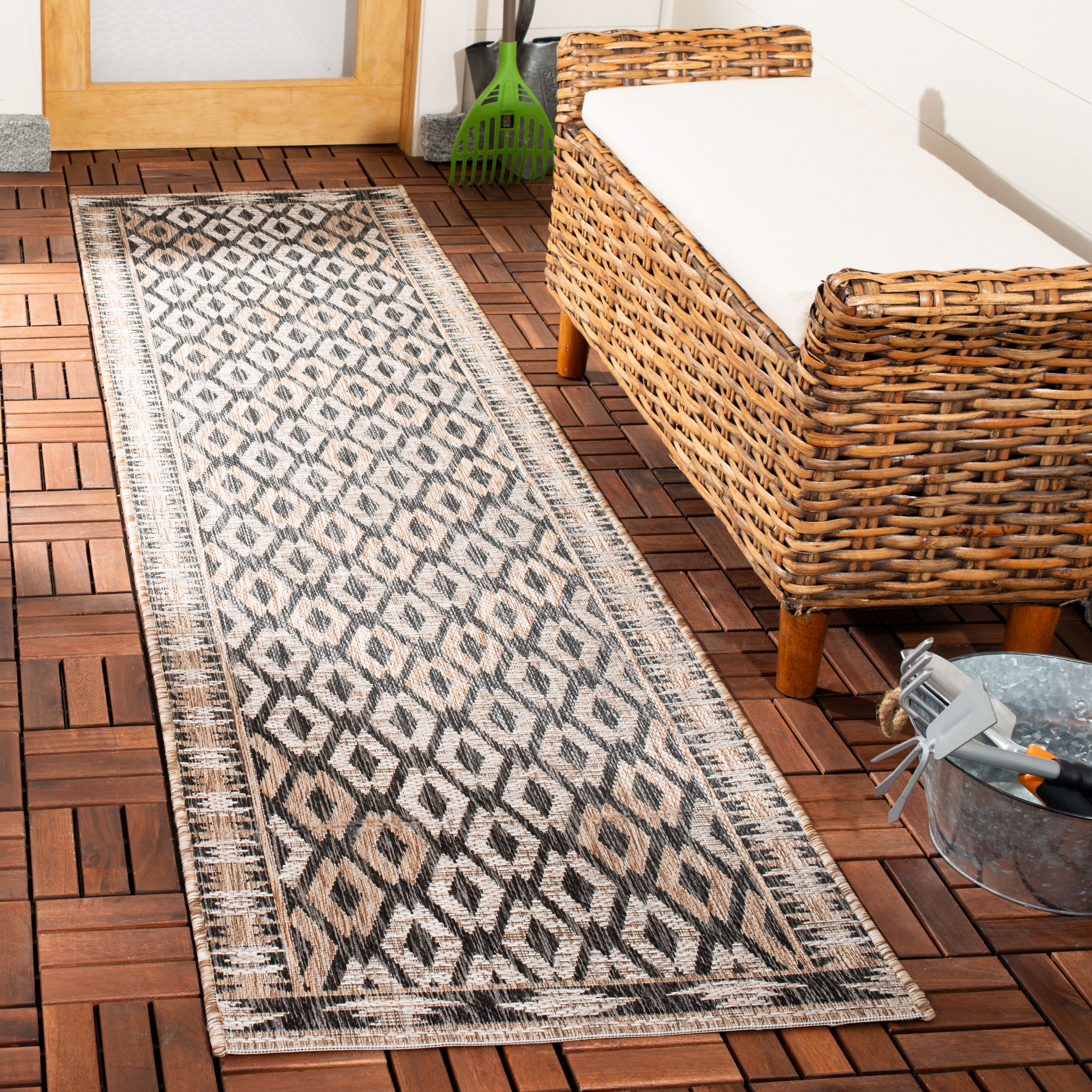 SAFAVIEH Courtyard Vermont Geometric Indoor/Outdoor Runner Rug, Black/Natural, 2'3" x 8'