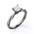 thumbnail image 4 of JeenMata Anillo de Compromiso de 4 Puntas con Diamantes de Talla Princesa con Detalles Pavé en Oro Negro de 10 K, 4 of 6