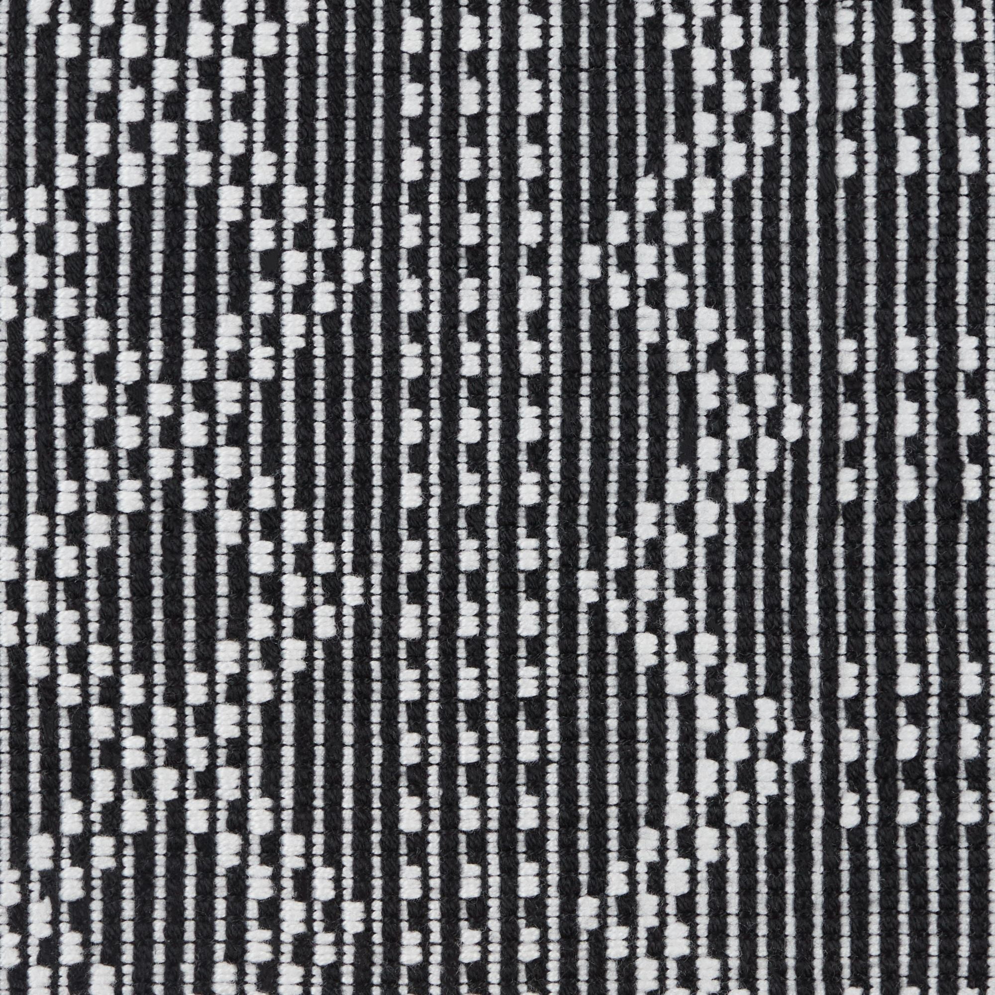 Better Homes & Gardens Wisteria Black Kitchen Mat, 20" x 41"