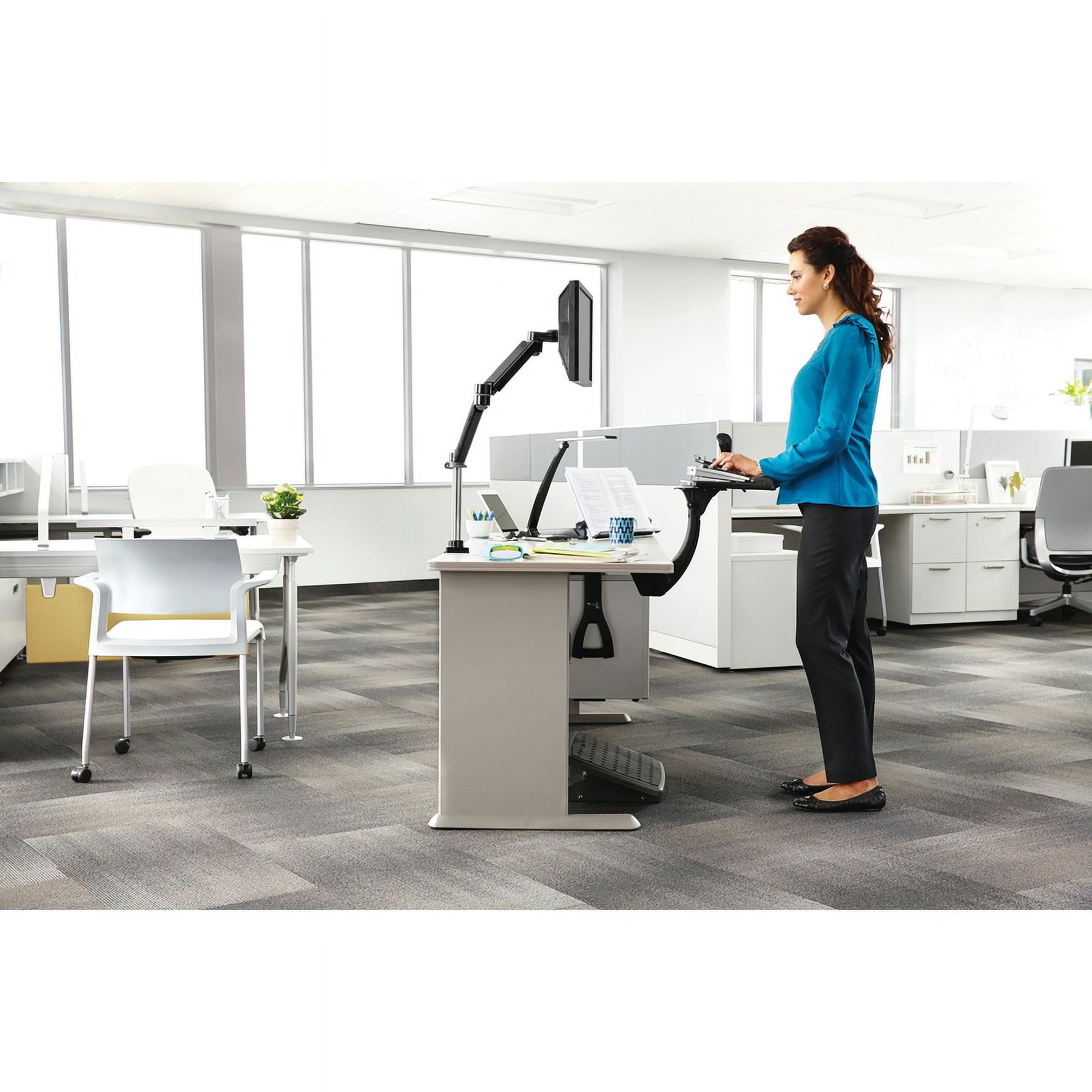 3M Sit/Stand Easy Adjust Keyboard Tray with Adjustable Keyboard and Mouse Platform, 23 in Track, AKT180LE