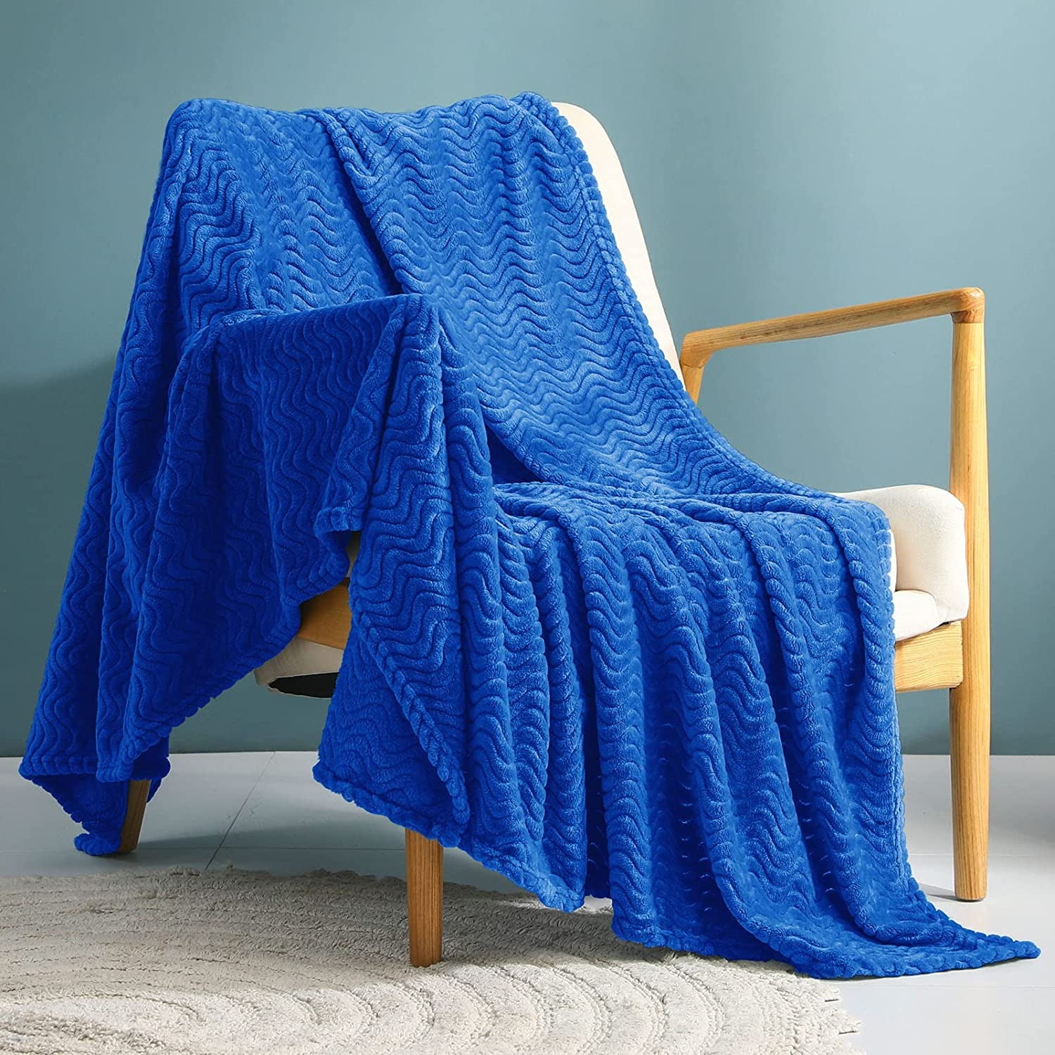 Exclusivo Mezcla Large Flannel Fleece Throw Blanket, 50x70 Inches Soft Jacquard Weave Wave