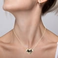 thumbnail image 4 of Delicado collar con colgante de corazón para mujer, minimalista, con cadena de aleación de zinc, ideal para combinar con otras prendas y para uso diario, 4 of 7