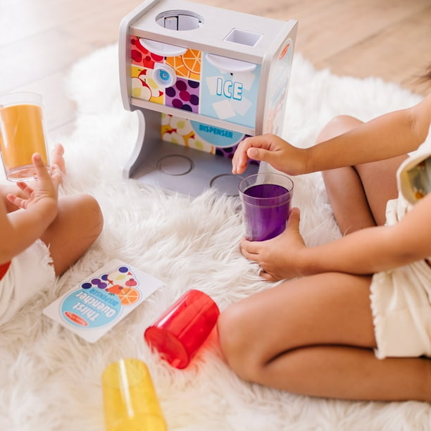 Melissa & Doug Wooden Thirst Quencher Dispenser with Cups & Ice