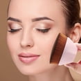 thumbnail image 5 of Brocha de maquillaje para base líquida, colorete y polvos faciales, utilizada para mezclar cosméticos líquidos, en crema o en polvo impecables, 5 of 5