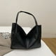 thumbnail image 2 of Bolso de mano estilo retro Maillard de color liso para mujer, nuevo estilo 2025, informal, versátil, de gran capacidad, suave, para ir al trabajo., 2 of 5