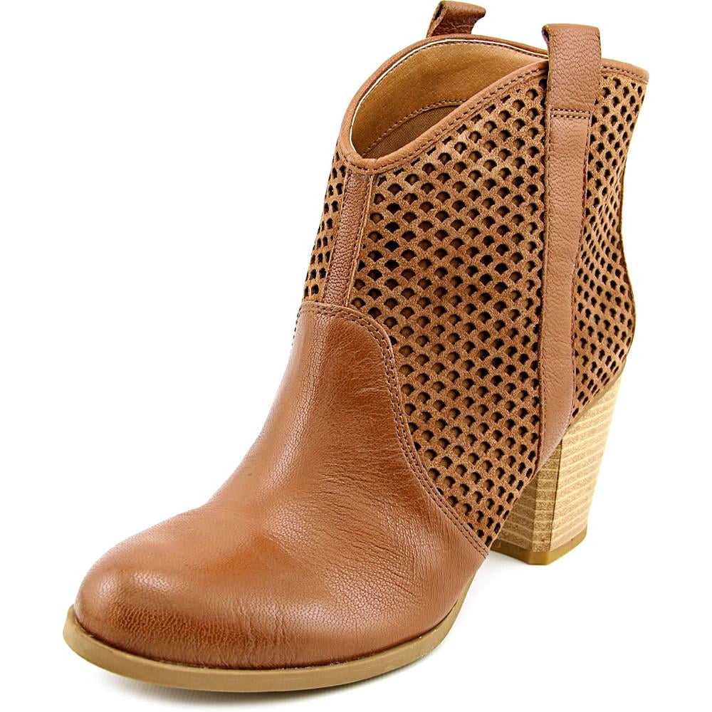 fergie flat boots