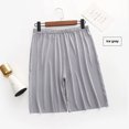 thumbnail image 1 of Pantalones cortos de seda helada de verano para hombre, ropa de dormir informal de secado rápido, pierna recta de alta elasticidad, ajuste holgado, longitud de cinco cuartos de China, 1 of 5