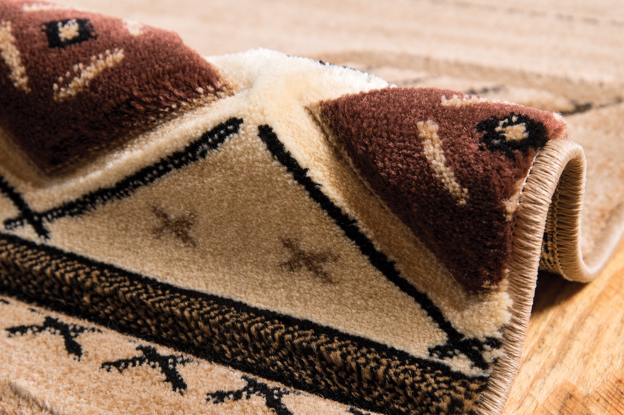 United Weavers of America Lodge Animal Print Loomed Area Rug, 1.83' x 2.67'