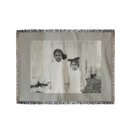 Yarn Oyster - Young Oyster Shuckers in Biloxi, MS Photograph (60x80 Woven Chenille Yarn Blanket)