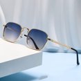 thumbnail image 2 of Nuevas gafas de sol cuadradas ovaladas de Metal, gafas de sol Retro a la moda para hombres y mujeres, gafas personalizadas resistentes a los rayos UV, diseño de lujo Uv400 ﻿, 2 of 5