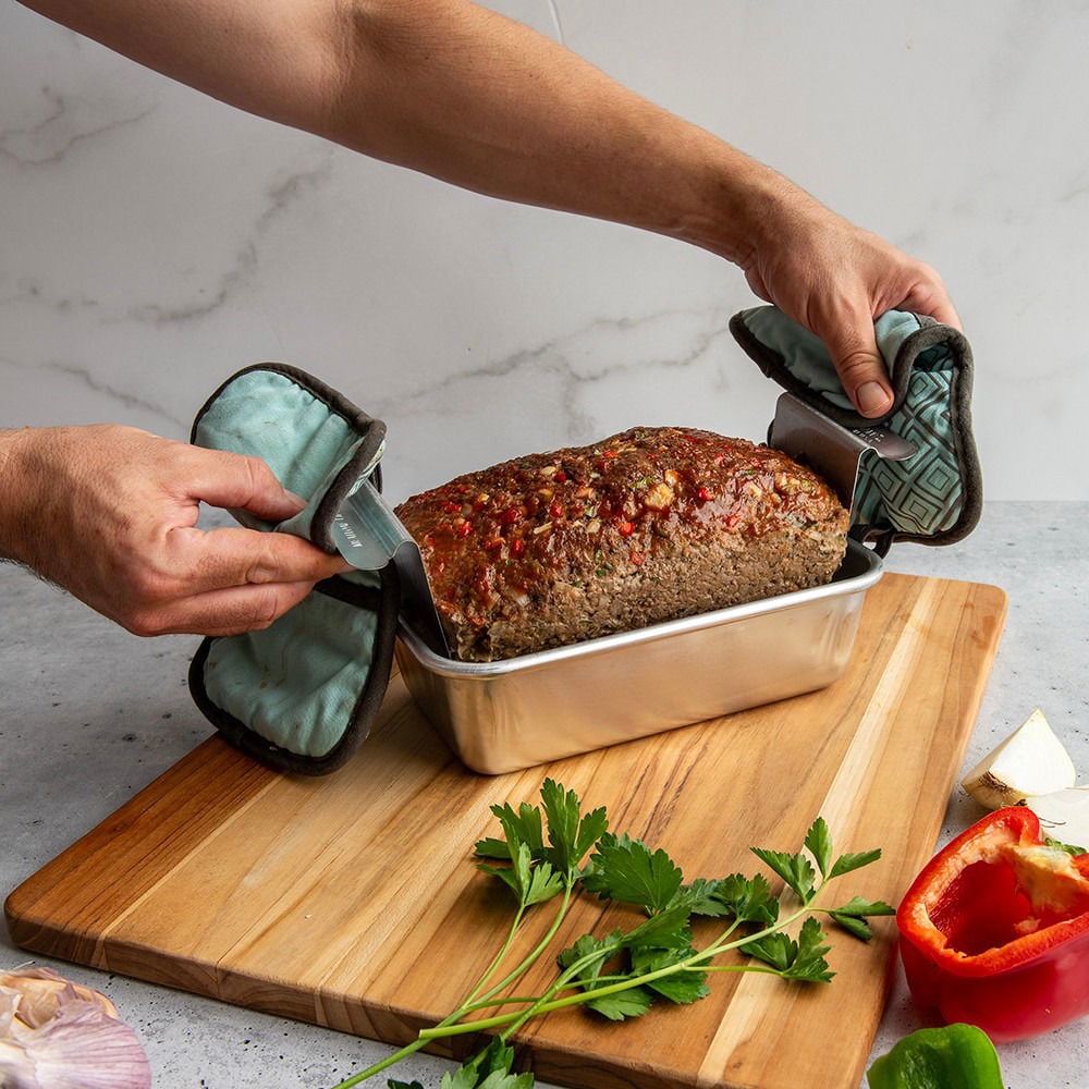Nordic Ware Meatloaf Pan with Lifting Trivet, 7-cup capacity
