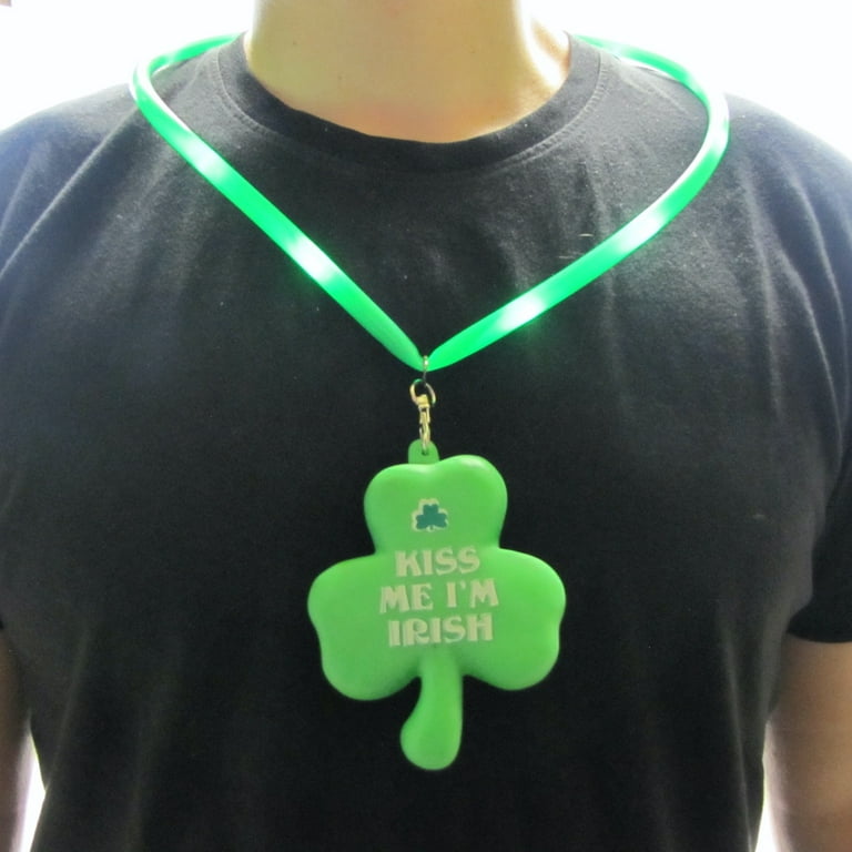 St Patrick's Day Kiss Me Shamrock LED Bulb Necklace Glowing Clover Party Novelty St Patrick's Day Kiss Me Shamrock LED Bulb Necklace Glowing Clover Party Novelty