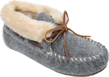 minnetonka women's chrissy slipper bootie