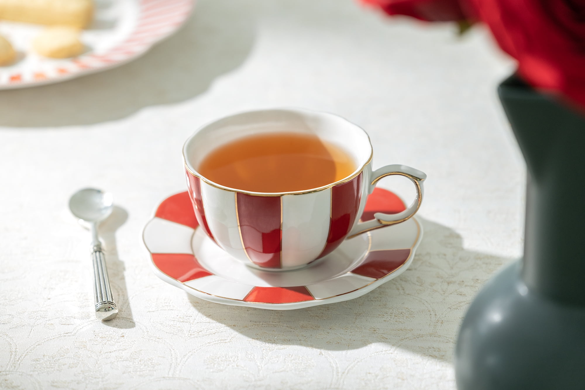 Grace Teaware Red and White Scallop Fine Porcelain 7oz Tea Cup and Saucer