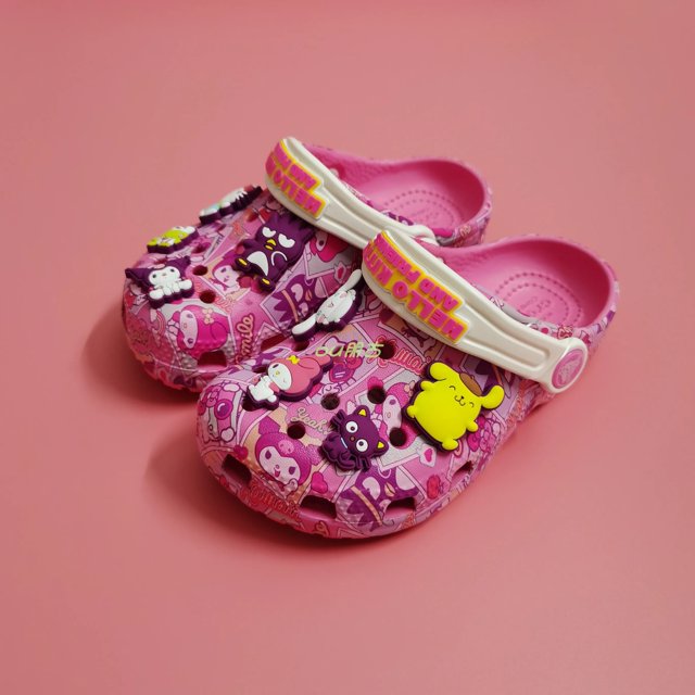 Zapatos de dibujos animados Sanrio Kuromi My Melody con agujeros para niños, zapatillas Kawaii antideslizantes, zapatos de playa Baotou de suela suave, regalos de cumpleaños para niños