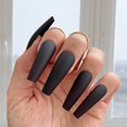 thumbnail image 2 of Manucure Noire Maquillage, 2 of 5